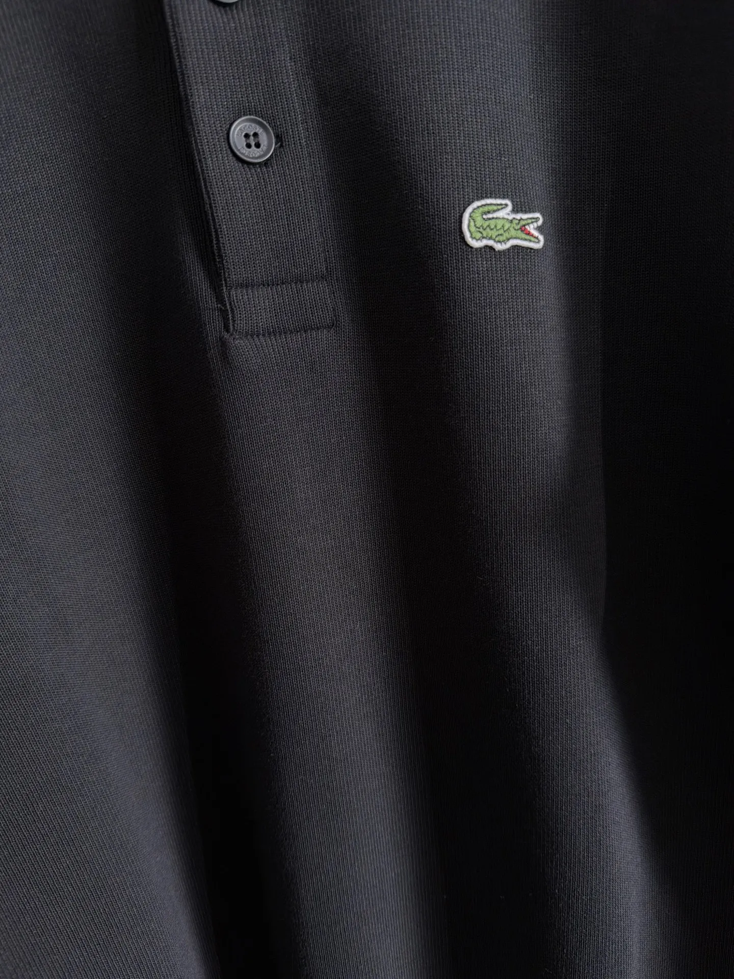 LACOSTE French crocodile Lacoste New Arrival long-sleeved sweatshirt for men and women. Same Style. Many stars have the same style. Craftsmanship that cannot be copied by ordinary small workshops. No matter in terms of materials, detail restoration and craftsmanship, we are not afraid of any challenges, just to provide you with wonderful products. Compare the top Original versions at will. Just to do better at any cost. Unique imported fabric feel. Purely imported German machine production. Precision operation. Thousands of needles density. Full set of New Arrival accessories with three standards for simultaneous customization. Upper body Versatile fashion. A perfect choice for autumn and winter. A must-have item. Sizes: 3-7 (equivalent to M-3XL)